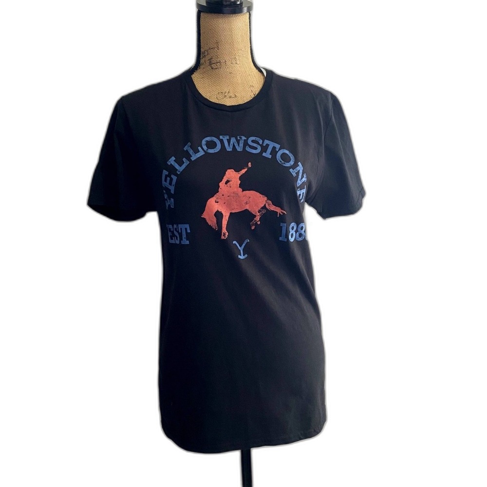 Yellowstone Graphic Tee Short Sleeve T-Shirt Black Western Cowgirl Size Small‎